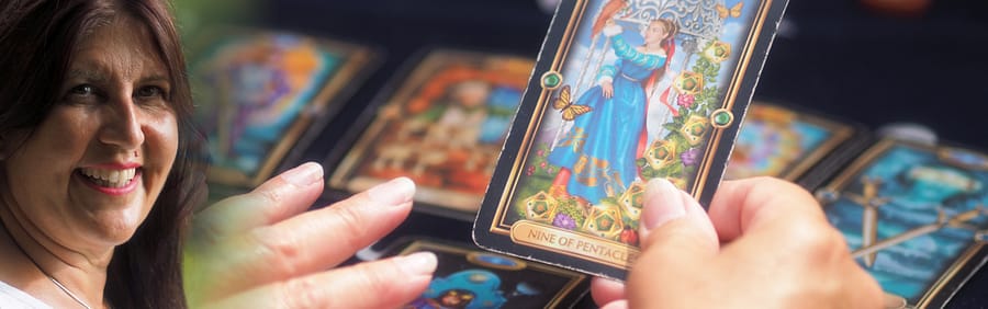 Neshla Avey intuitive psychic tarot reader healer About Header